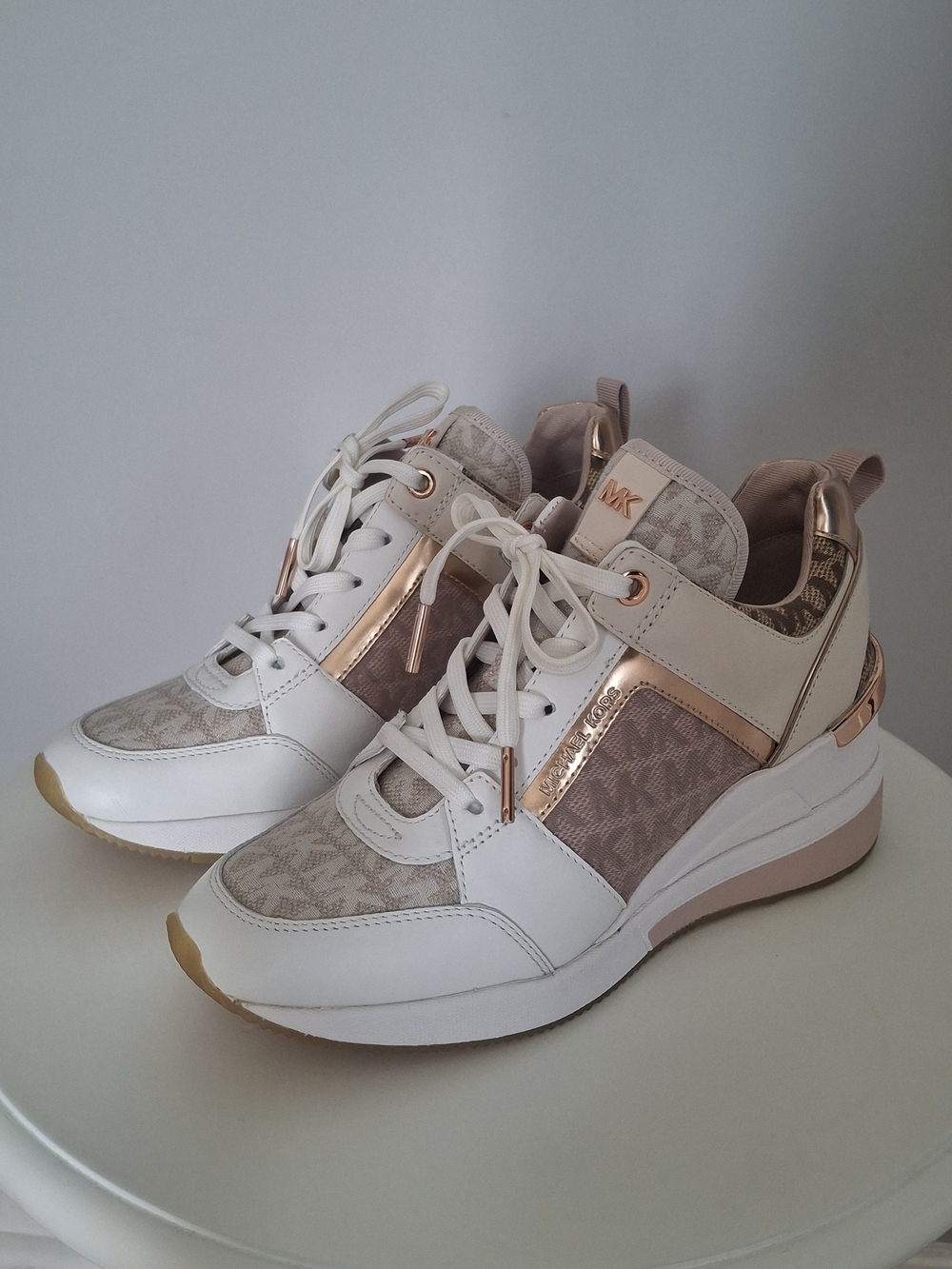 MICHAEL Michael Kors Georgie Trainer Sneakers White & Rose Gold Size 6 Like New